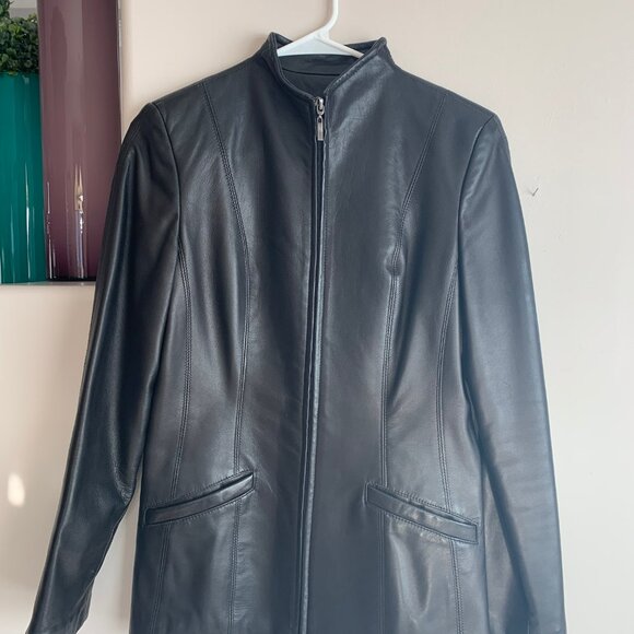 Danier - Picture 2 of 3